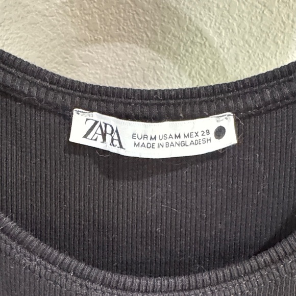 Zara Black Ruffled Sleeves One Piece Snap Bottom - Picture 5 of 5